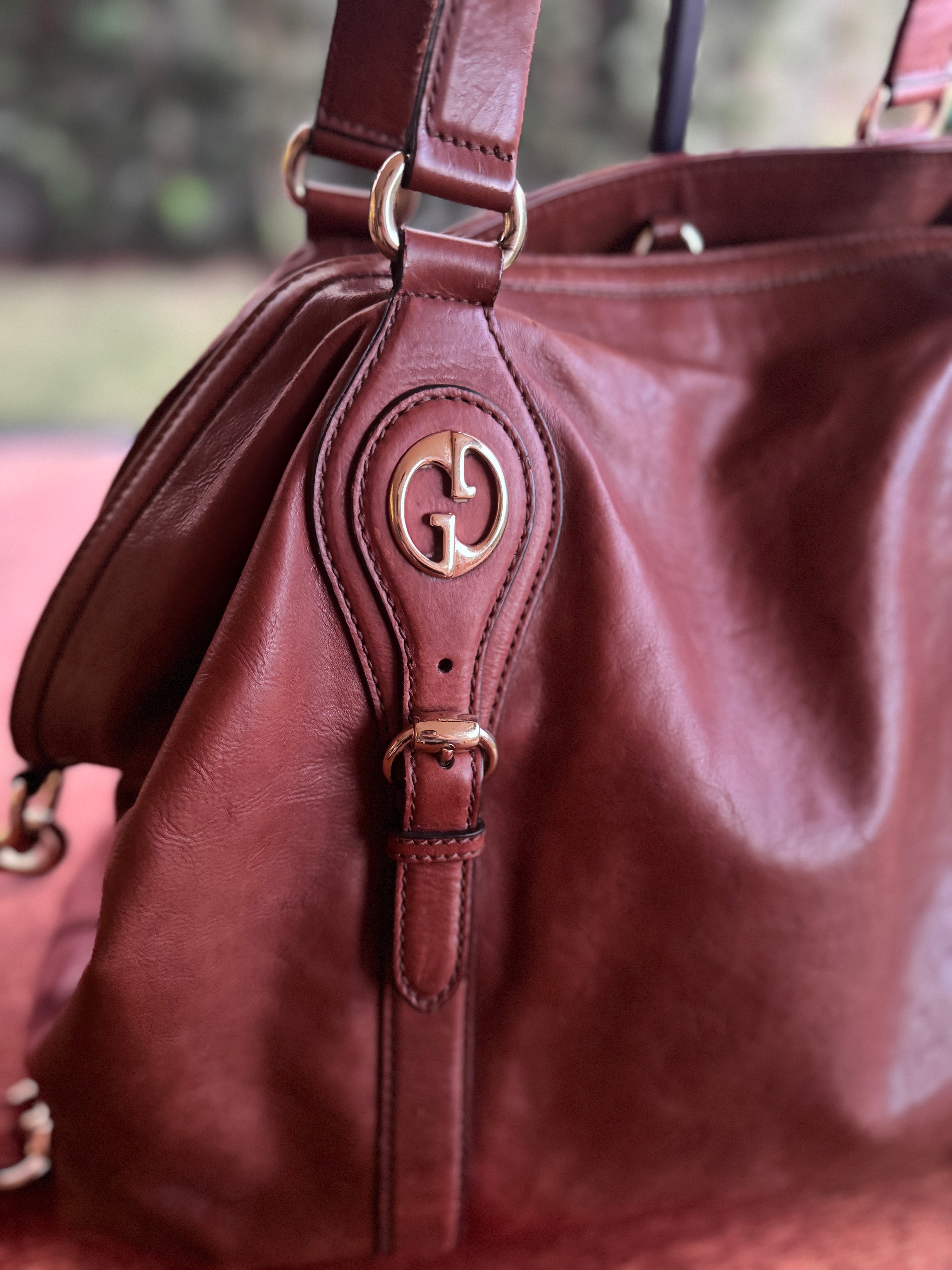 Gucci 2-way Interlock