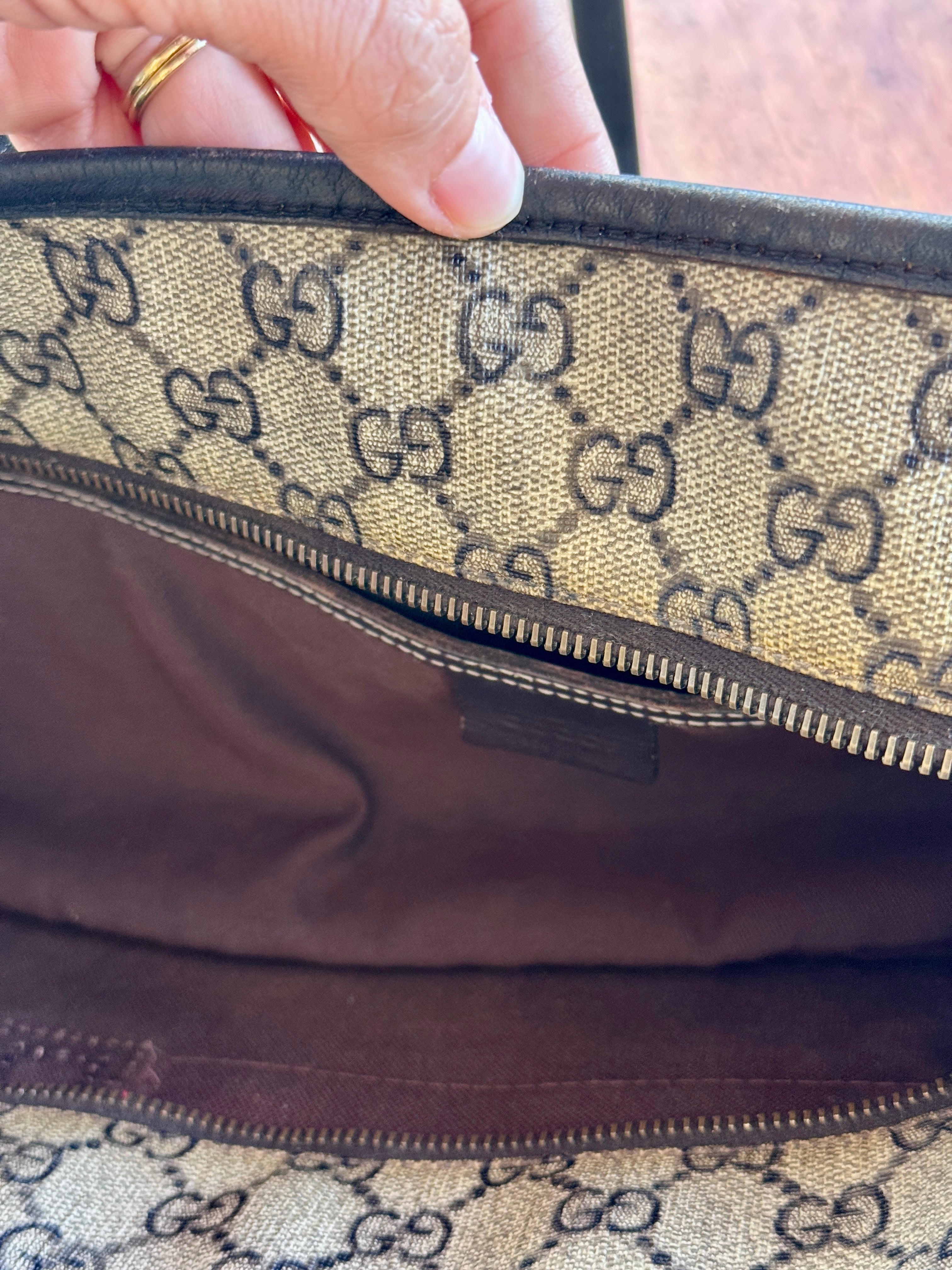 Gucci Supreme Joy "baguette"