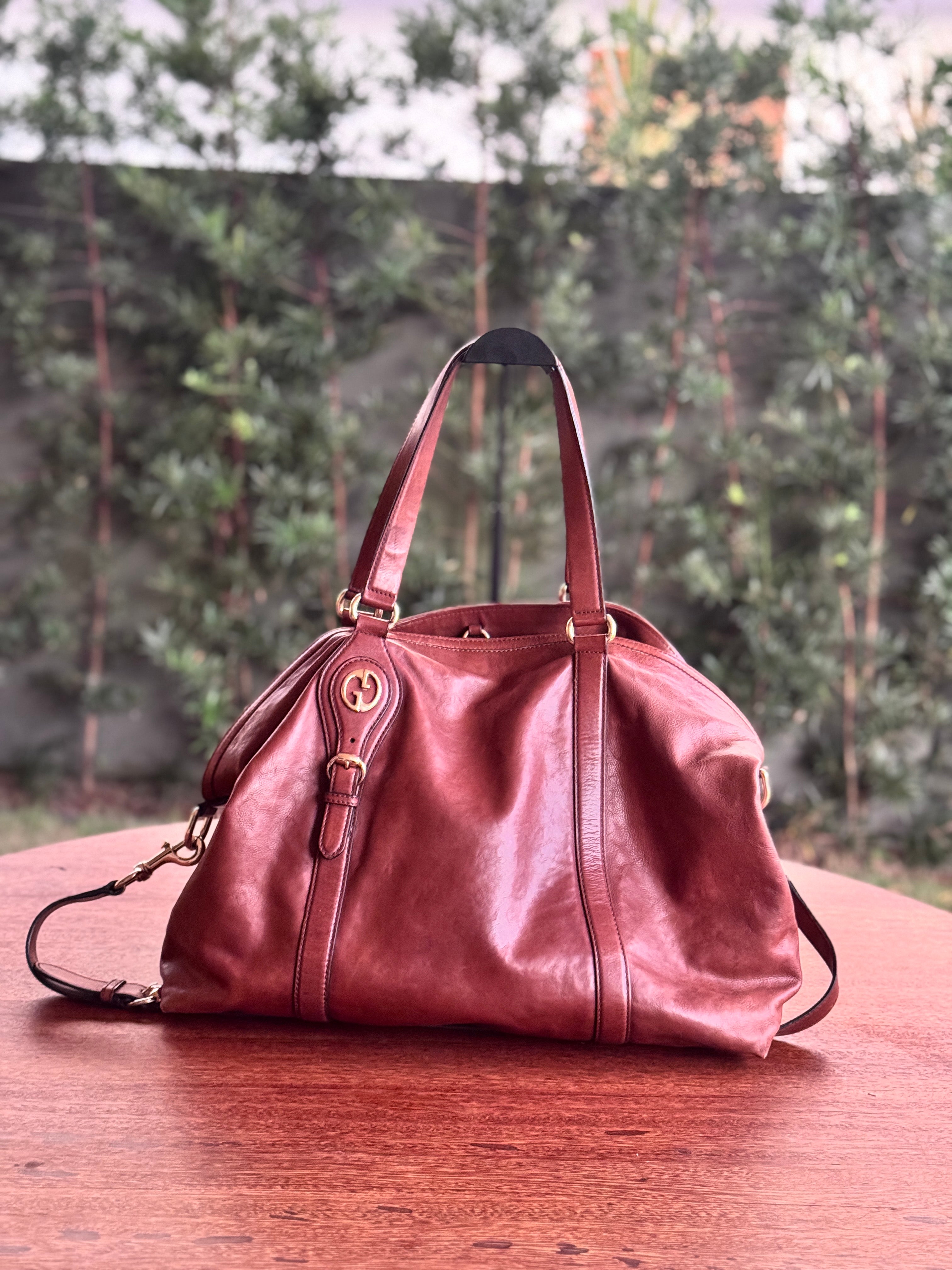 Gucci 2-way Interlock
