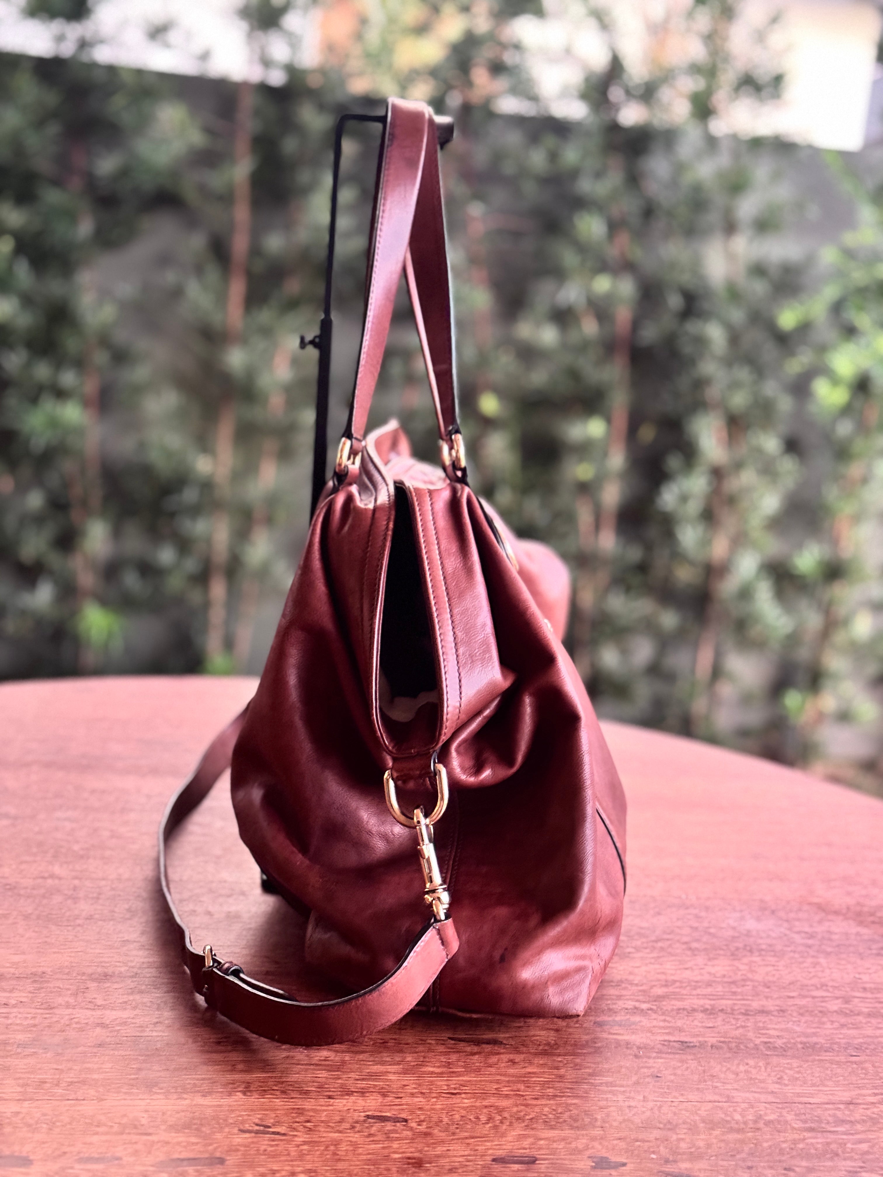 Gucci 2-way Interlock