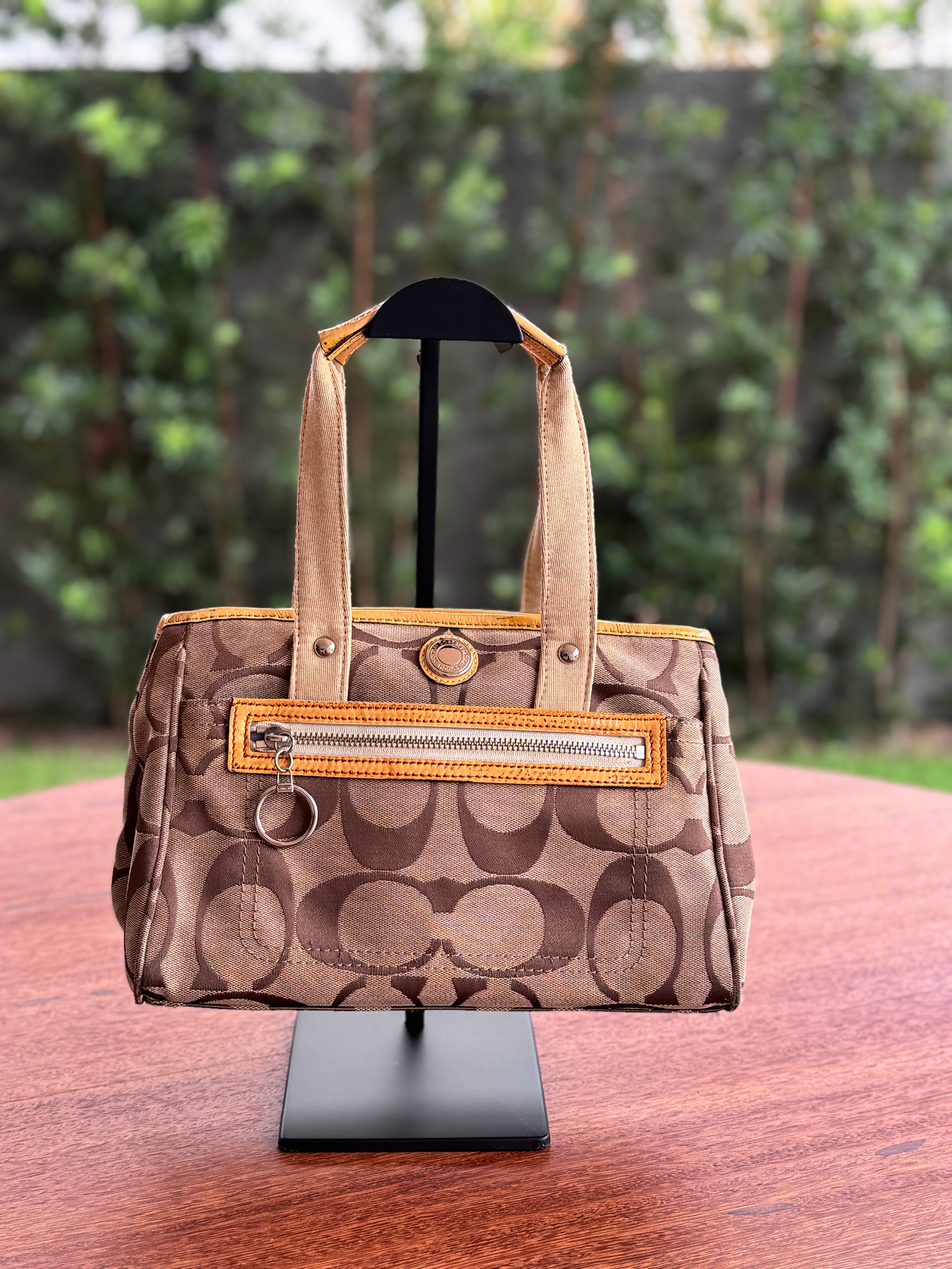 Coach Daisy Signature