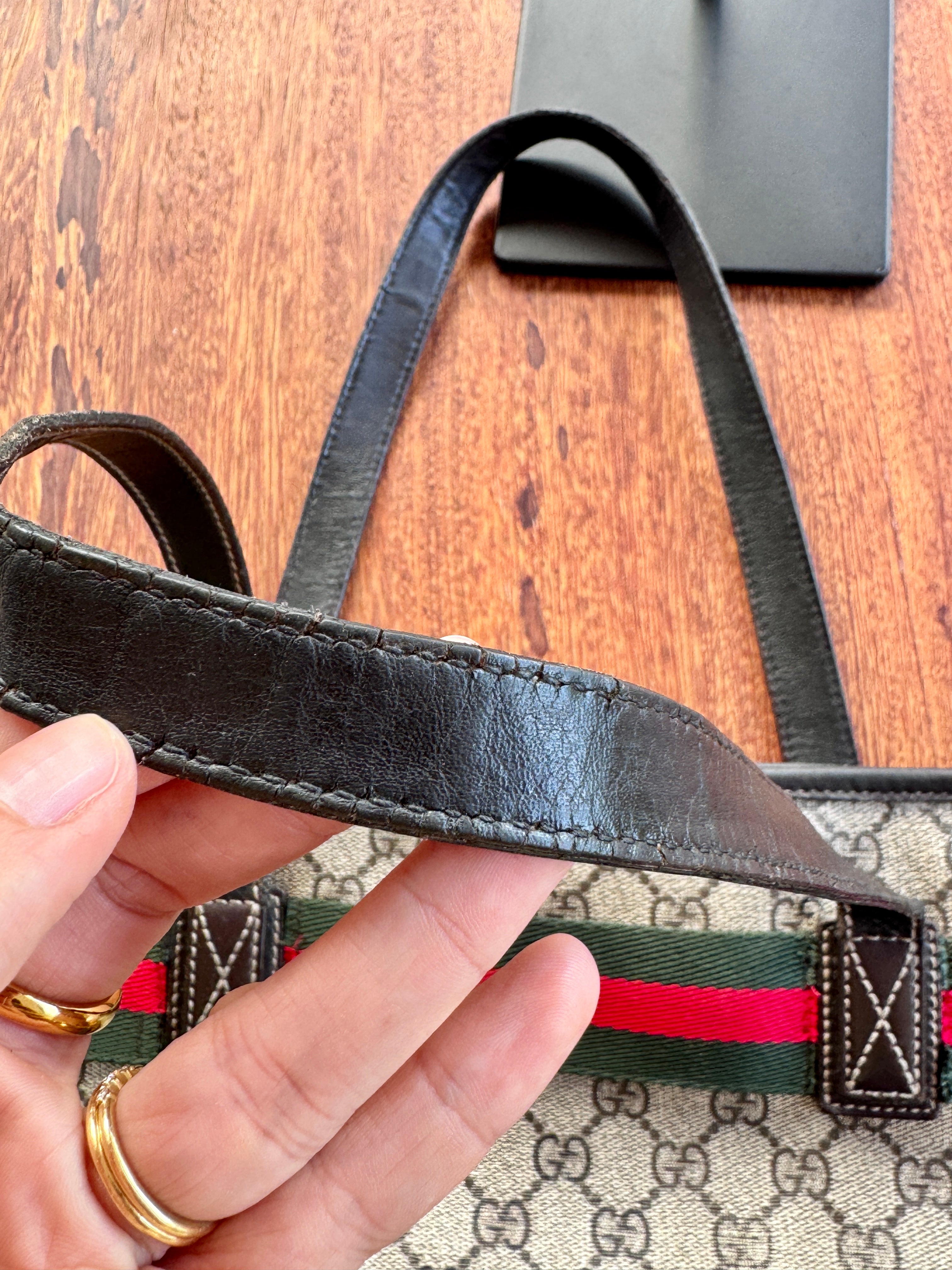 Gucci Supreme Joy "baguette"