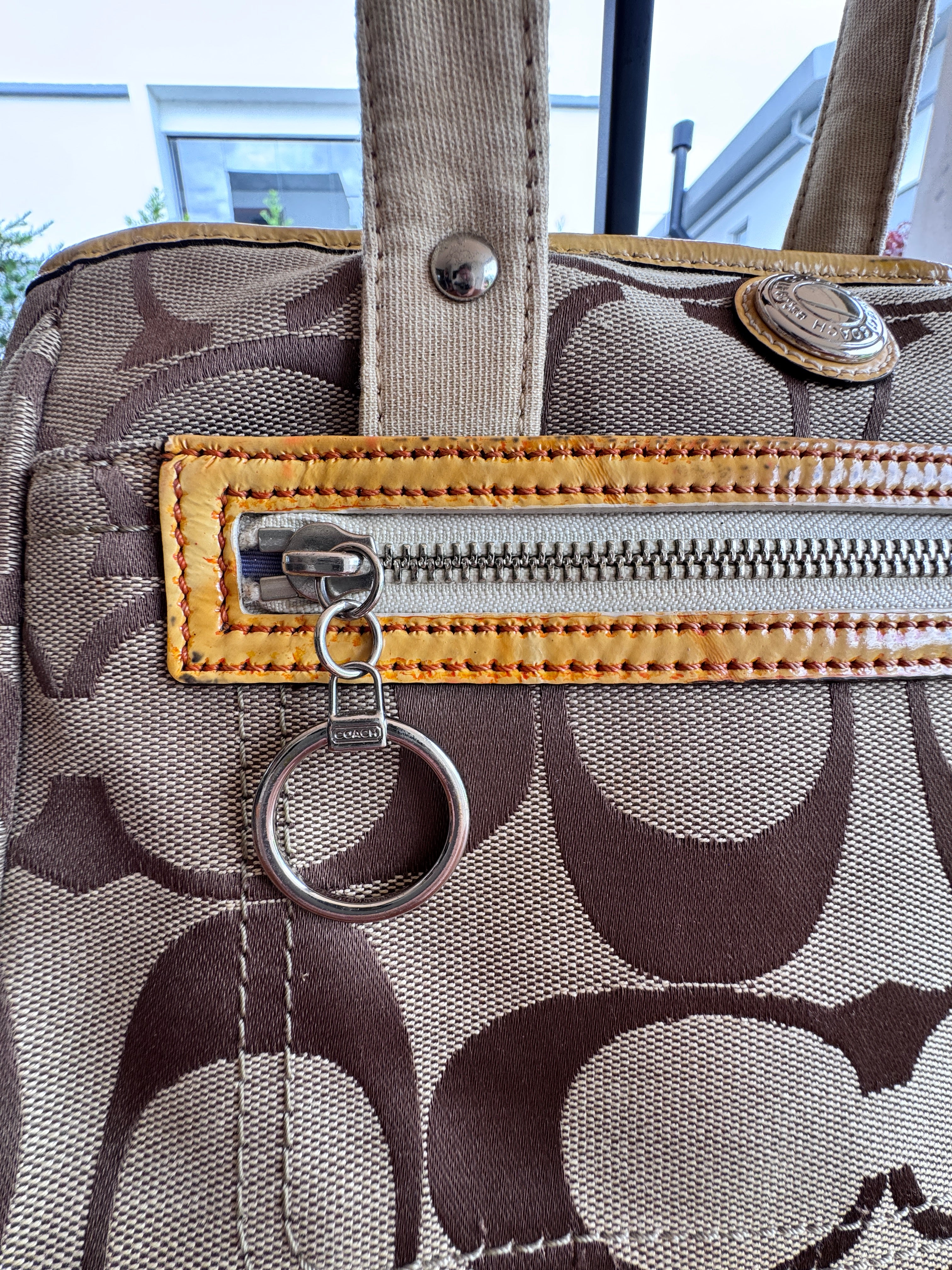 Coach Daisy Signature
