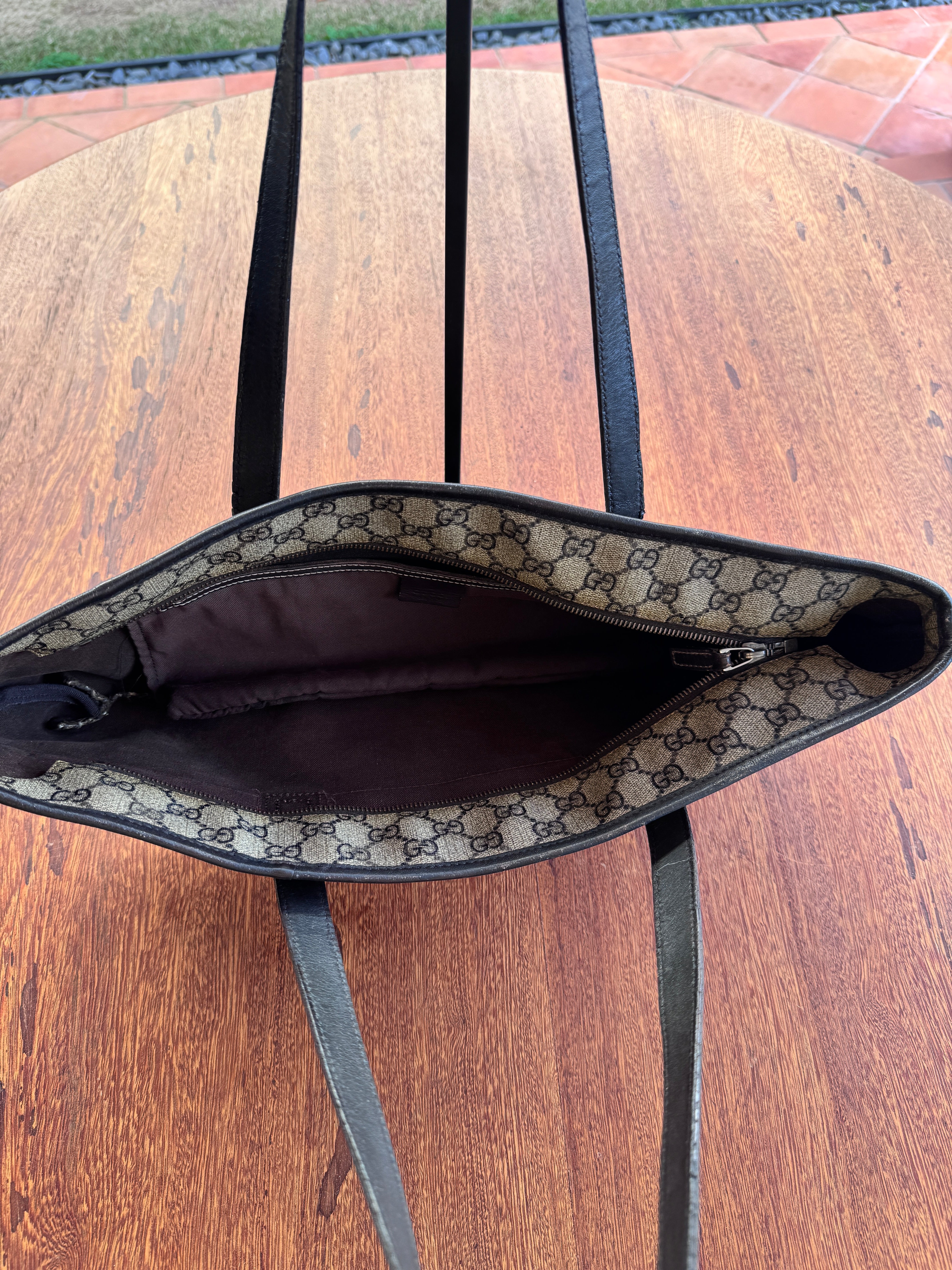 Gucci Supreme Joy "baguette"