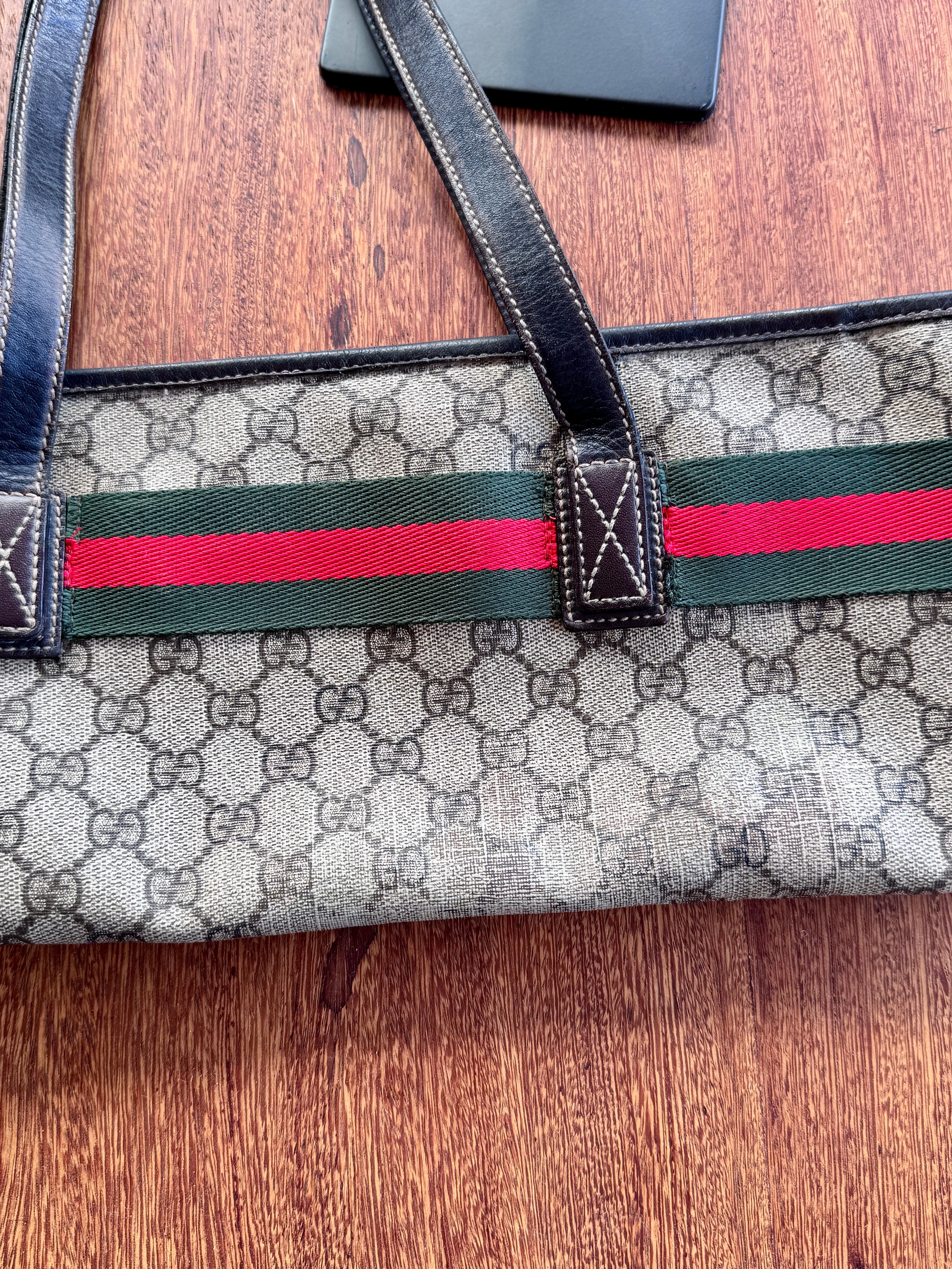Gucci Supreme Joy "baguette"