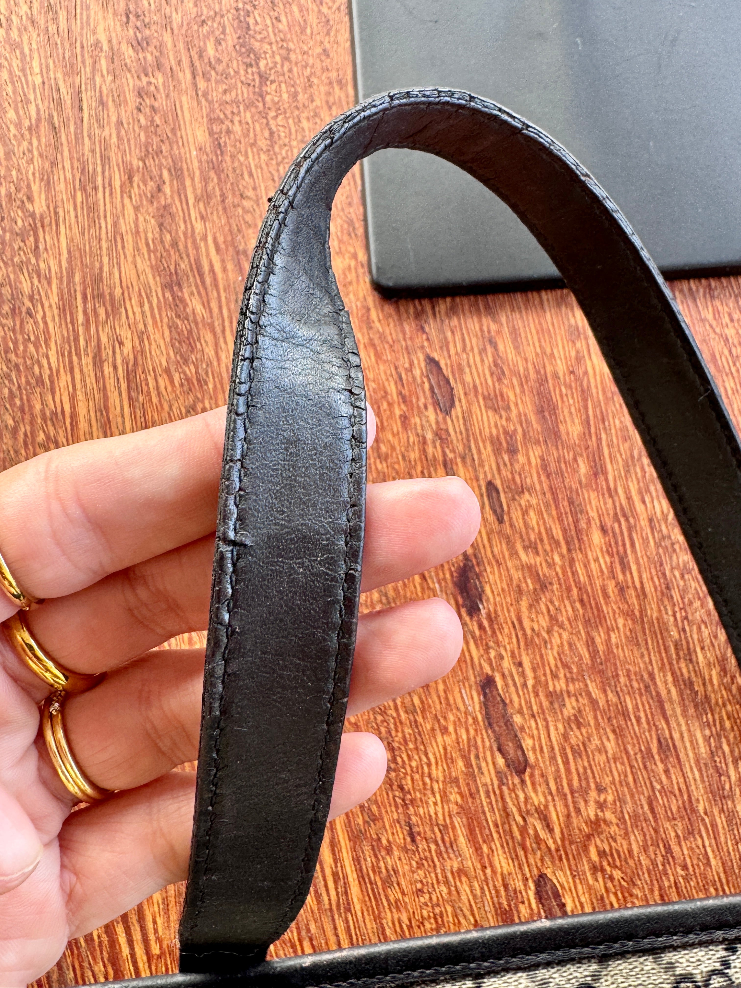 Gucci Supreme Joy "baguette"