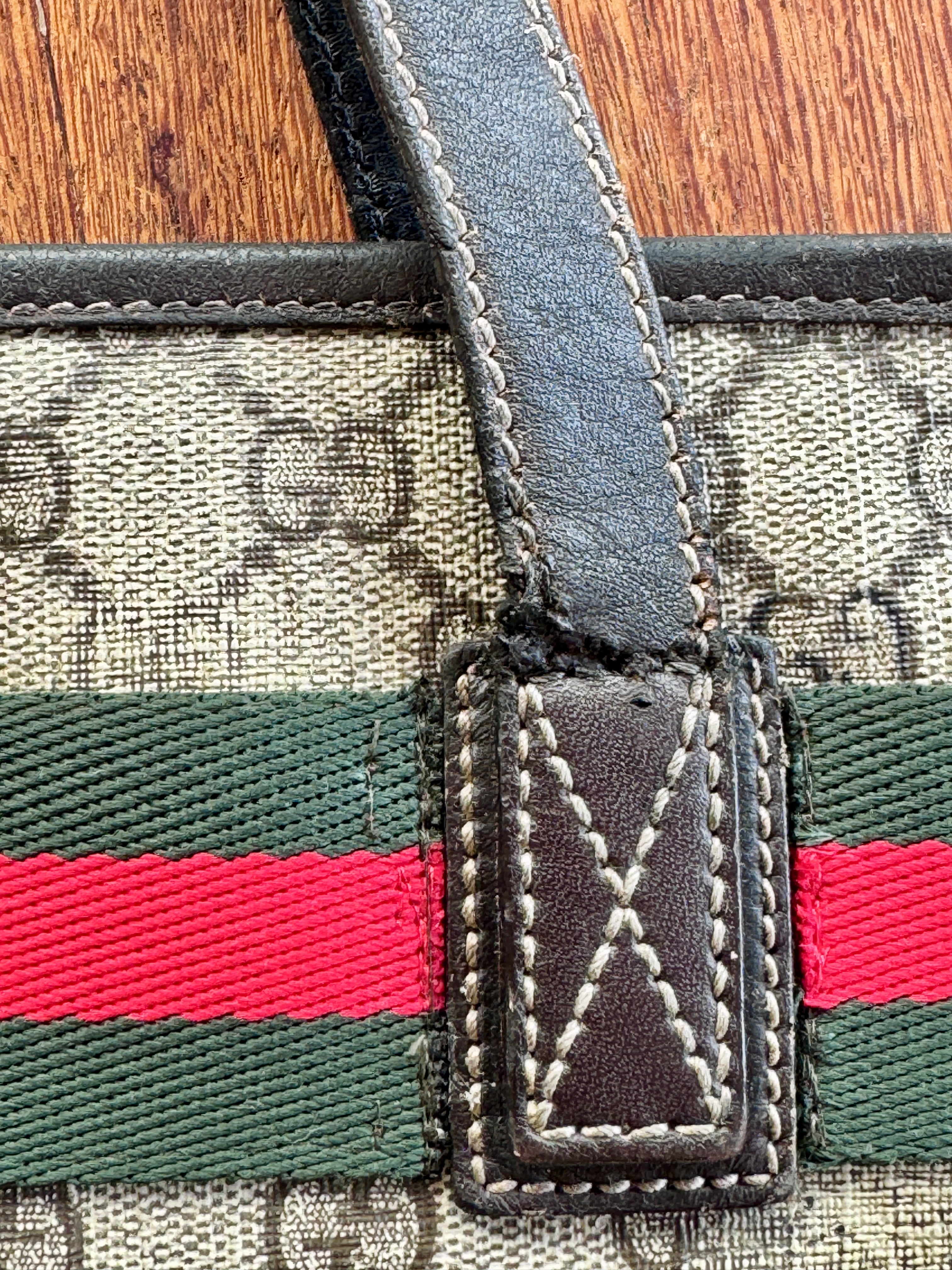 Gucci Supreme Joy "baguette"